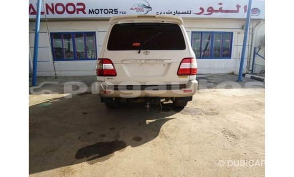 Buy Import Toyota Land Cruiser White Car in Import - Dubai in Enga Buy Import Toyota Land Cruiser White Car in Import - Dubai in Enga