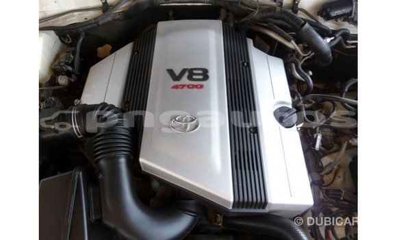 Buy Import Toyota Land Cruiser White Car in Import - Dubai in Enga Buy Import Toyota Land Cruiser White Car in Import - Dubai in Enga