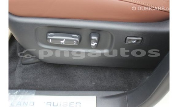 Buy Import Toyota Land Cruiser White Car in Import - Dubai in Enga Buy Import Toyota Land Cruiser White Car in Import - Dubai in Enga