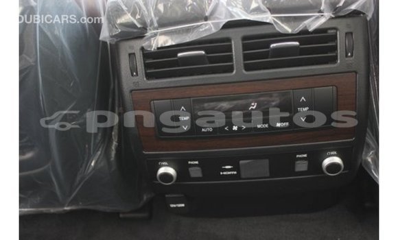 Buy Import Toyota Land Cruiser White Car in Import - Dubai in Enga Buy Import Toyota Land Cruiser White Car in Import - Dubai in Enga