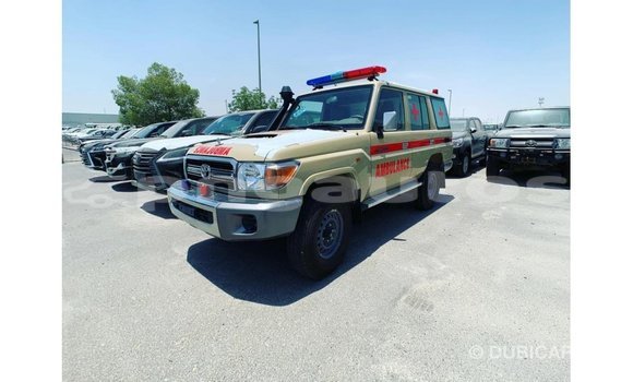 Buy Import Toyota Land Cruiser Beige Car in Import - Dubai in Enga Buy Import Toyota Land Cruiser Beige Car in Import - Dubai in Enga