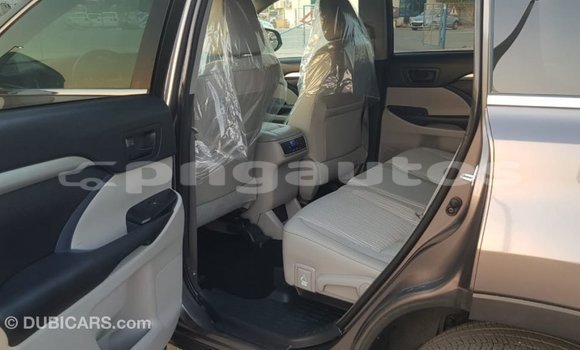 Buy Import Toyota Highlander Other Car in Import - Dubai in Enga Buy Import Toyota Highlander Other Car in Import - Dubai in Enga