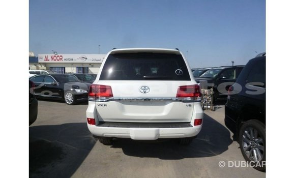 Buy Import Toyota Land Cruiser White Car in Import - Dubai in Enga Buy Import Toyota Land Cruiser White Car in Import - Dubai in Enga