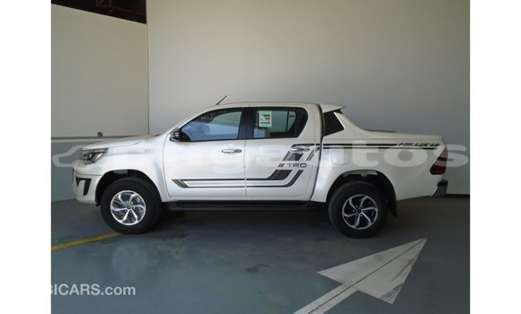 Buy Import Toyota Hilux White Car in Import - Dubai in Enga Buy Import Toyota Hilux White Car in Import - Dubai in Enga