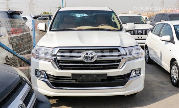 Buy Import Toyota Land Cruiser White Car in Import - Dubai in Enga Buy Import Toyota Land Cruiser White Car in Import - Dubai in Enga