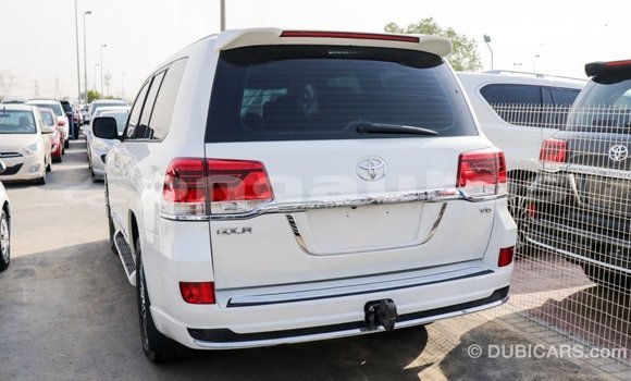 Buy Import Toyota Land Cruiser White Car in Import - Dubai in Enga Buy Import Toyota Land Cruiser White Car in Import - Dubai in Enga