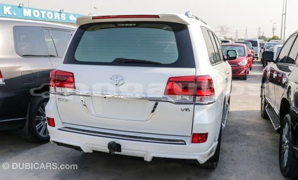 Buy Import Toyota Land Cruiser White Car in Import - Dubai in Enga Buy Import Toyota Land Cruiser White Car in Import - Dubai in Enga