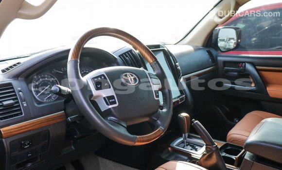 Buy Import Toyota Land Cruiser White Car in Import - Dubai in Enga Buy Import Toyota Land Cruiser White Car in Import - Dubai in Enga
