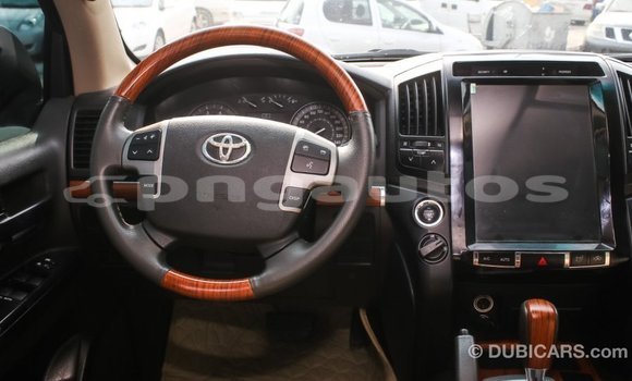 Buy Import Toyota Land Cruiser White Car in Import - Dubai in Enga Buy Import Toyota Land Cruiser White Car in Import - Dubai in Enga