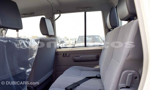 Buy Import Toyota Land Cruiser White Car in Import - Dubai in Enga Buy Import Toyota Land Cruiser White Car in Import - Dubai in Enga
