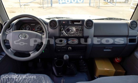 Buy Import Toyota Land Cruiser White Car in Import - Dubai in Enga Buy Import Toyota Land Cruiser White Car in Import - Dubai in Enga
