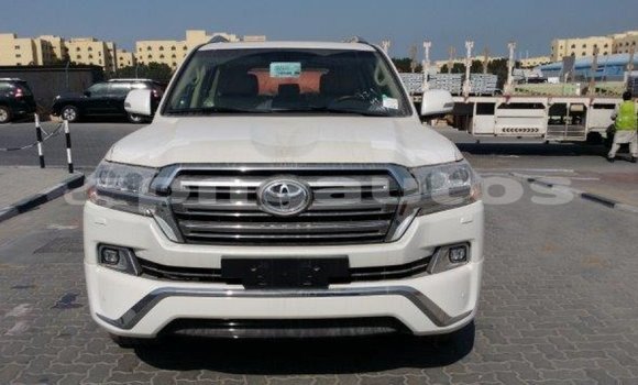 Buy Import Toyota Land Cruiser White Car in Import - Dubai in Enga Buy Import Toyota Land Cruiser White Car in Import - Dubai in Enga