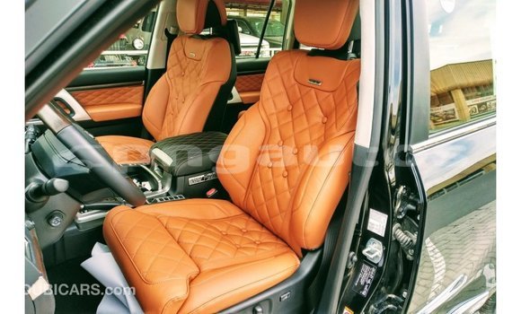 Buy Import Toyota Land Cruiser Black Car in Import - Dubai in Enga Buy Import Toyota Land Cruiser Black Car in Import - Dubai in Enga