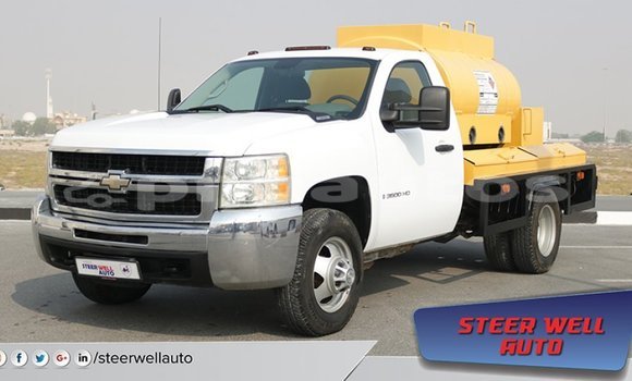 Acheter Import Voiture Chevrolet Silverado Blanc à Import - Dubai, Enga