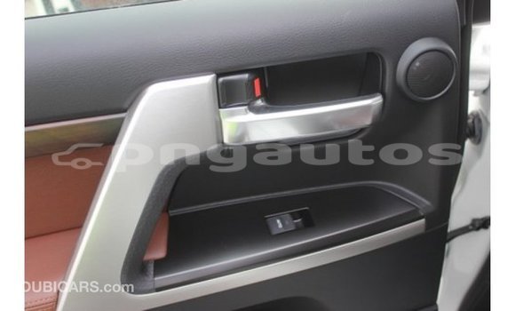 Buy Import Toyota Land Cruiser White Car in Import - Dubai in Enga Buy Import Toyota Land Cruiser White Car in Import - Dubai in Enga