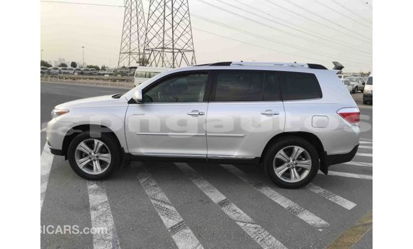 Buy Import Toyota Highlander Other Car in Import - Dubai in Enga Buy Import Toyota Highlander Other Car in Import - Dubai in Enga