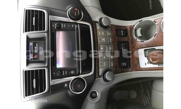 Buy Import Toyota Highlander Other Car in Import - Dubai in Enga Buy Import Toyota Highlander Other Car in Import - Dubai in Enga