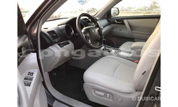 Buy Import Toyota Highlander Other Car in Import - Dubai in Enga Buy Import Toyota Highlander Other Car in Import - Dubai in Enga