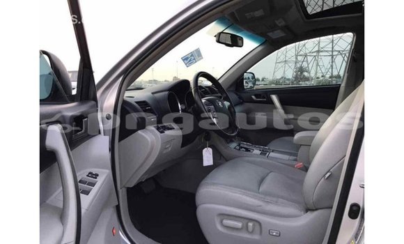 Buy Import Toyota Highlander Other Car in Import - Dubai in Enga Buy Import Toyota Highlander Other Car in Import - Dubai in Enga