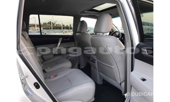 Buy Import Toyota Highlander Other Car in Import - Dubai in Enga Buy Import Toyota Highlander Other Car in Import - Dubai in Enga