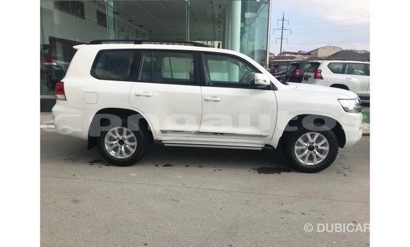 Buy Import Toyota Land Cruiser White Car in Import - Dubai in Enga Buy Import Toyota Land Cruiser White Car in Import - Dubai in Enga