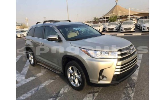 Buy Import Toyota Highlander Beige Car in Import - Dubai in Enga Buy Import Toyota Highlander Beige Car in Import - Dubai in Enga