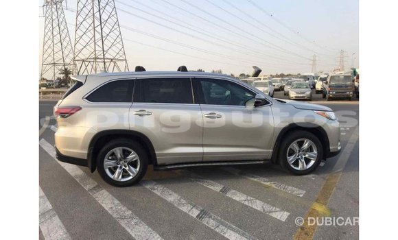Buy Import Toyota Highlander Beige Car in Import - Dubai in Enga Buy Import Toyota Highlander Beige Car in Import - Dubai in Enga
