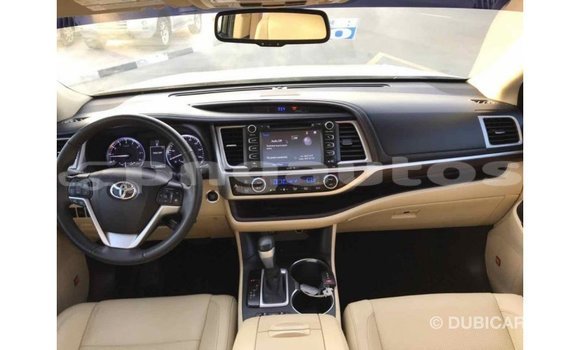 Buy Import Toyota Highlander Beige Car in Import - Dubai in Enga Buy Import Toyota Highlander Beige Car in Import - Dubai in Enga