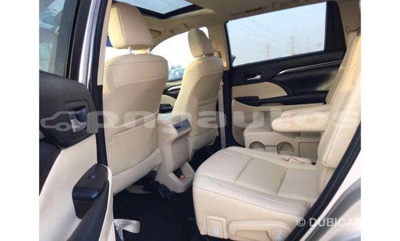 Buy Import Toyota Highlander Beige Car in Import - Dubai in Enga Buy Import Toyota Highlander Beige Car in Import - Dubai in Enga