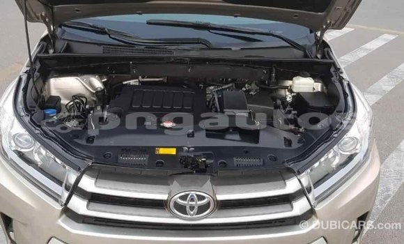 Buy Import Toyota Highlander Beige Car in Import - Dubai in Enga Buy Import Toyota Highlander Beige Car in Import - Dubai in Enga