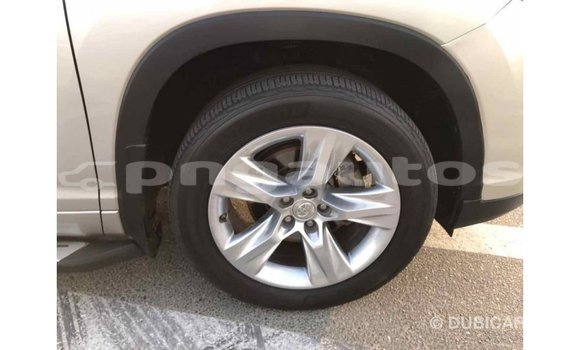 Buy Import Toyota Highlander Beige Car in Import - Dubai in Enga Buy Import Toyota Highlander Beige Car in Import - Dubai in Enga