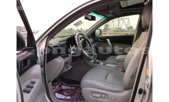 Buy Import Toyota Highlander Other Car in Import - Dubai in Enga Buy Import Toyota Highlander Other Car in Import - Dubai in Enga