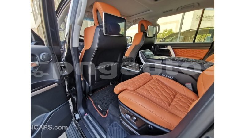 Big with watermark toyota land cruiser enga import dubai 3597