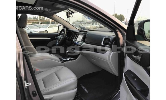 Buy Import Toyota Highlander Other Car in Import - Dubai in Enga Buy Import Toyota Highlander Other Car in Import - Dubai in Enga
