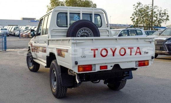 Buy Import Toyota Land Cruiser Beige Car in Import - Dubai in Enga Buy Import Toyota Land Cruiser Beige Car in Import - Dubai in Enga
