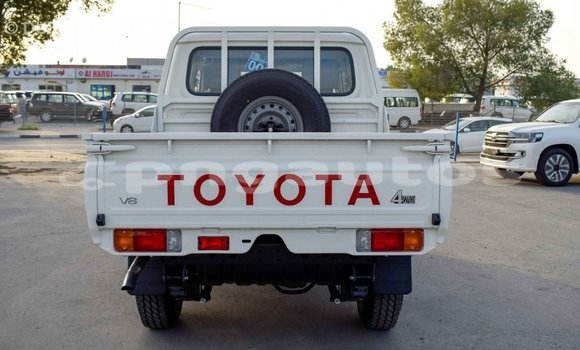 Buy Import Toyota Land Cruiser Beige Car in Import - Dubai in Enga Buy Import Toyota Land Cruiser Beige Car in Import - Dubai in Enga