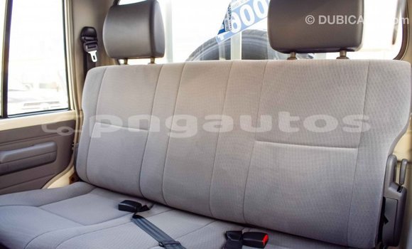 Buy Import Toyota Land Cruiser Beige Car in Import - Dubai in Enga Buy Import Toyota Land Cruiser Beige Car in Import - Dubai in Enga