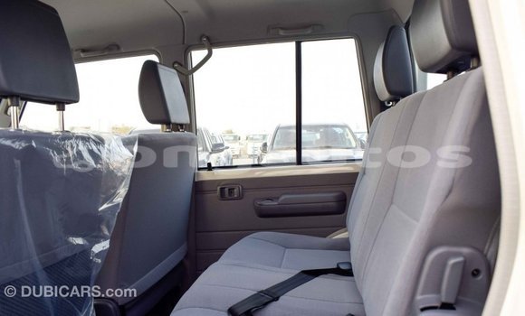 Buy Import Toyota Land Cruiser Beige Car in Import - Dubai in Enga Buy Import Toyota Land Cruiser Beige Car in Import - Dubai in Enga