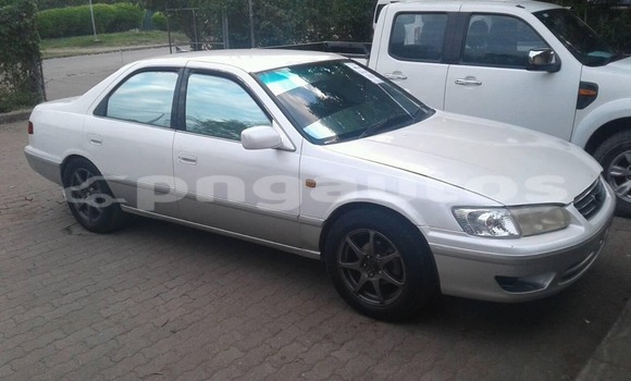 Acheter Occasion Voiture Toyota Camry Blanc à Port Moresby, National Capital District Acheter Occasion Voiture Toyota Camry Blanc à Port Moresby, National Capital District