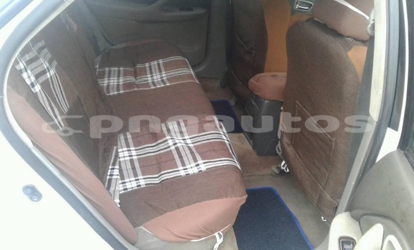 Acheter Occasion Voiture Toyota Camry Blanc à Port Moresby, National Capital District Acheter Occasion Voiture Toyota Camry Blanc à Port Moresby, National Capital District