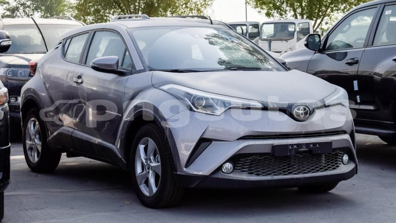 Big with watermark toyota c hr enga import dubai 3637