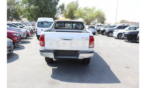 Buy Import Toyota Hilux White Car in Import - Dubai in Enga Buy Import Toyota Hilux White Car in Import - Dubai in Enga