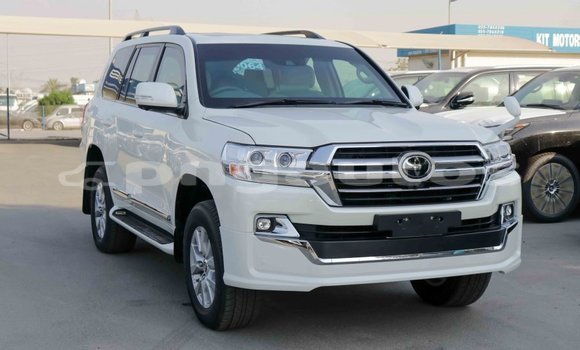 Buy Import Toyota Land Cruiser White Car in Import - Dubai in Enga Buy Import Toyota Land Cruiser White Car in Import - Dubai in Enga
