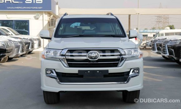Buy Import Toyota Land Cruiser White Car in Import - Dubai in Enga Buy Import Toyota Land Cruiser White Car in Import - Dubai in Enga