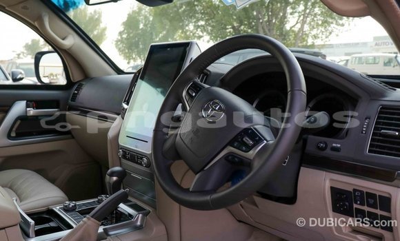 Buy Import Toyota Land Cruiser White Car in Import - Dubai in Enga Buy Import Toyota Land Cruiser White Car in Import - Dubai in Enga