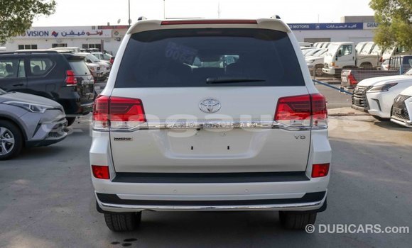 Buy Import Toyota Land Cruiser White Car in Import - Dubai in Enga Buy Import Toyota Land Cruiser White Car in Import - Dubai in Enga