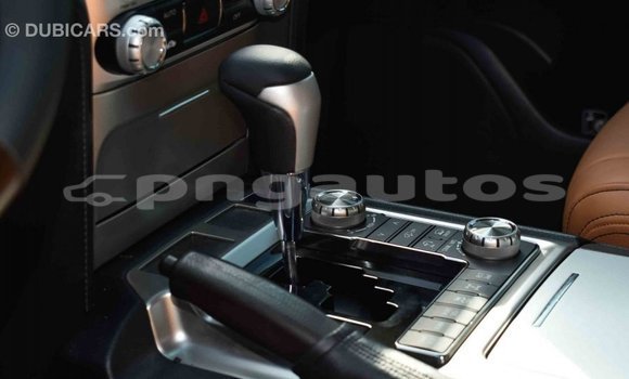 Buy Import Toyota Land Cruiser White Car in Import - Dubai in Enga Buy Import Toyota Land Cruiser White Car in Import - Dubai in Enga