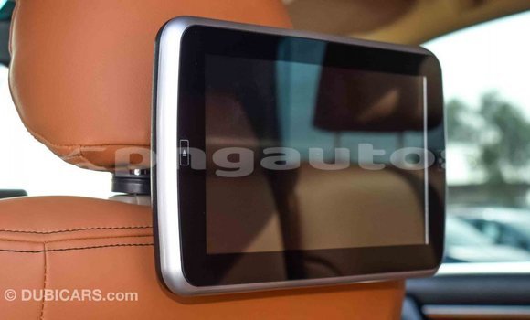 Buy Import Toyota Land Cruiser White Car in Import - Dubai in Enga Buy Import Toyota Land Cruiser White Car in Import - Dubai in Enga