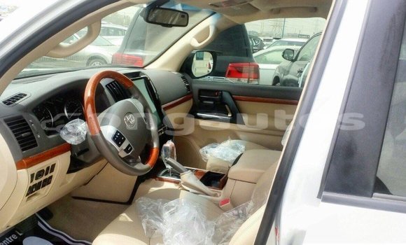 Buy Import Toyota Land Cruiser Other Car in Import - Dubai in Enga Buy Import Toyota Land Cruiser Other Car in Import - Dubai in Enga