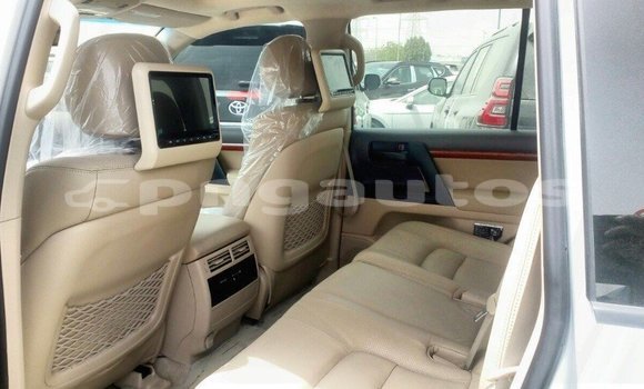 Buy Import Toyota Land Cruiser Other Car in Import - Dubai in Enga Buy Import Toyota Land Cruiser Other Car in Import - Dubai in Enga